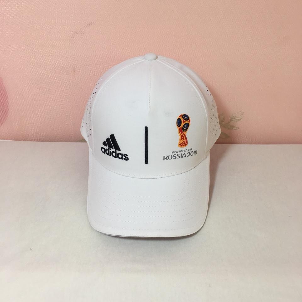Nón kết thể thao World Cup 2018 (Trắng, đen)