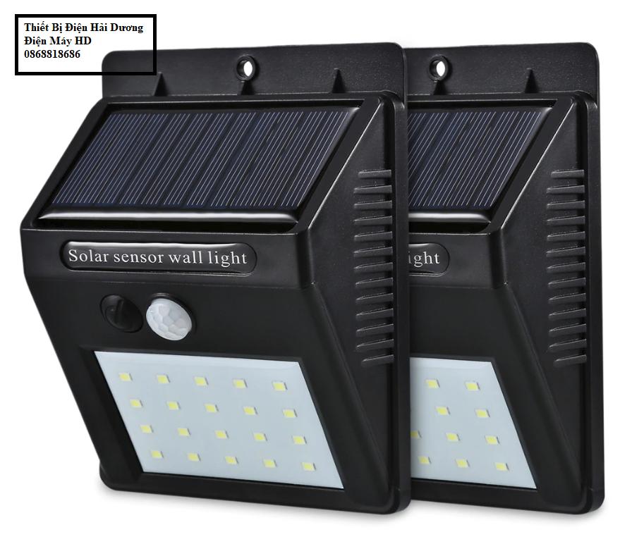 Bộ 2 đèn led cảm biến hồng ngoại năng lượng mặt trời 10W (Đen)