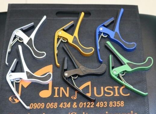 Capo guitar dùng cho đàn guitar acoustic /classic ( capo Kim Loại )