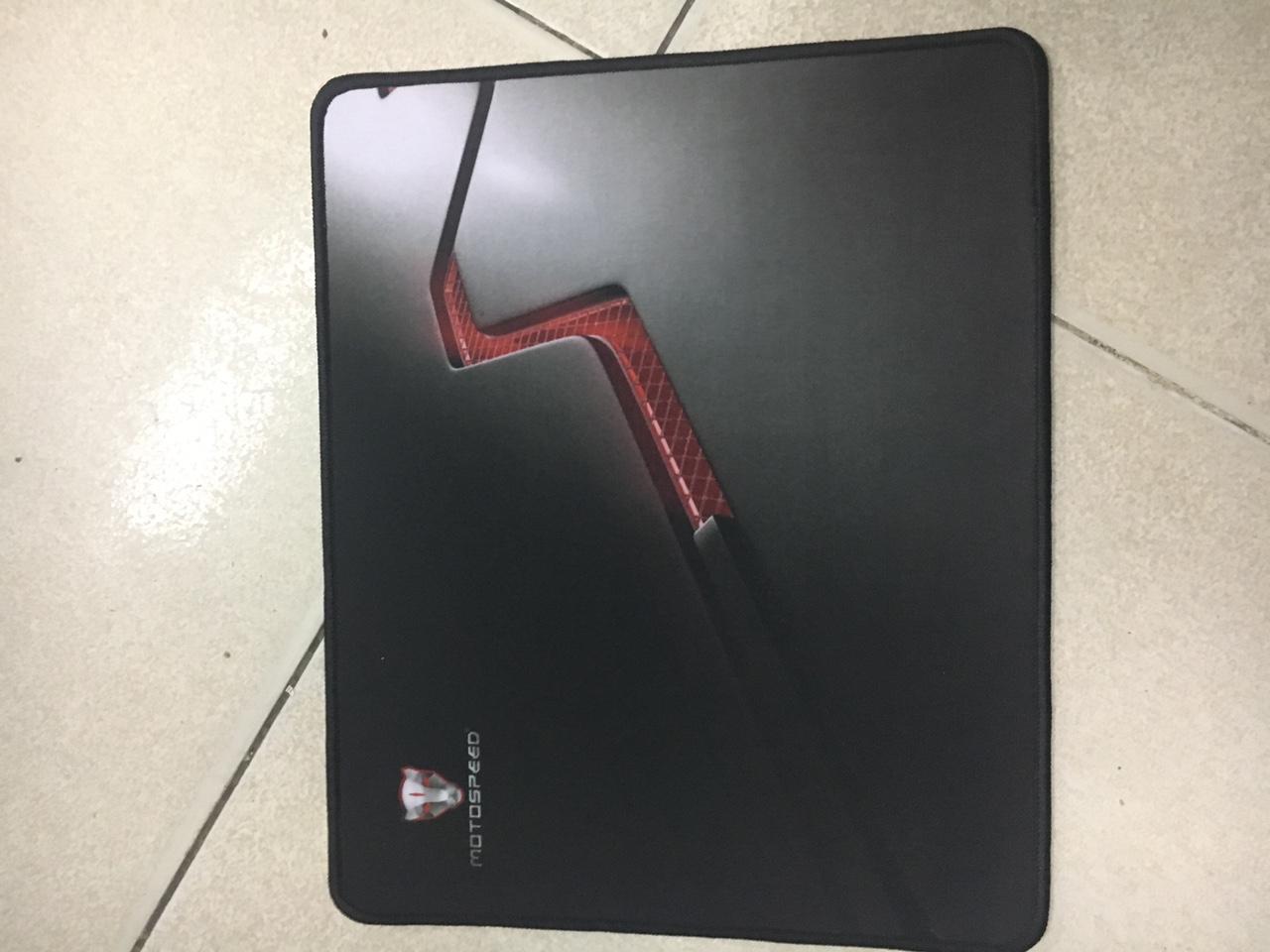 Mousepad hình game motospeed
