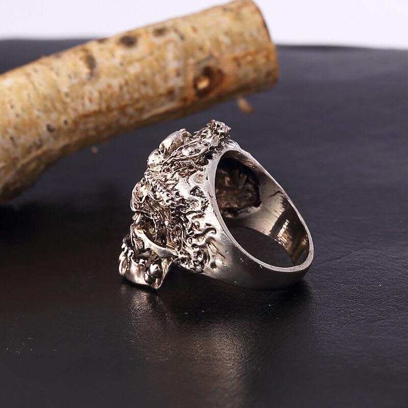 Nhẫn đầu lâu nhẫn cá tính