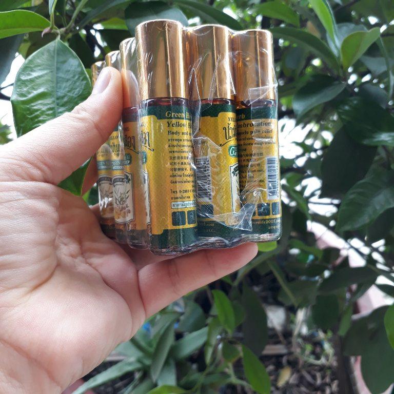 1 chai dầu gió lăn nghệ gừng Thái Lan