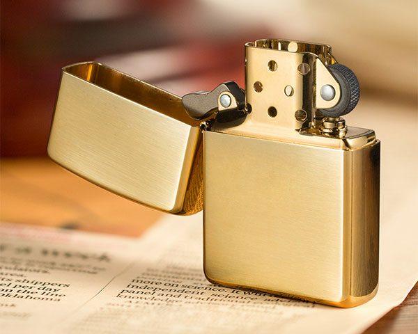 Bật lửa Zippo Mỹ vàng trơn bóng 254B