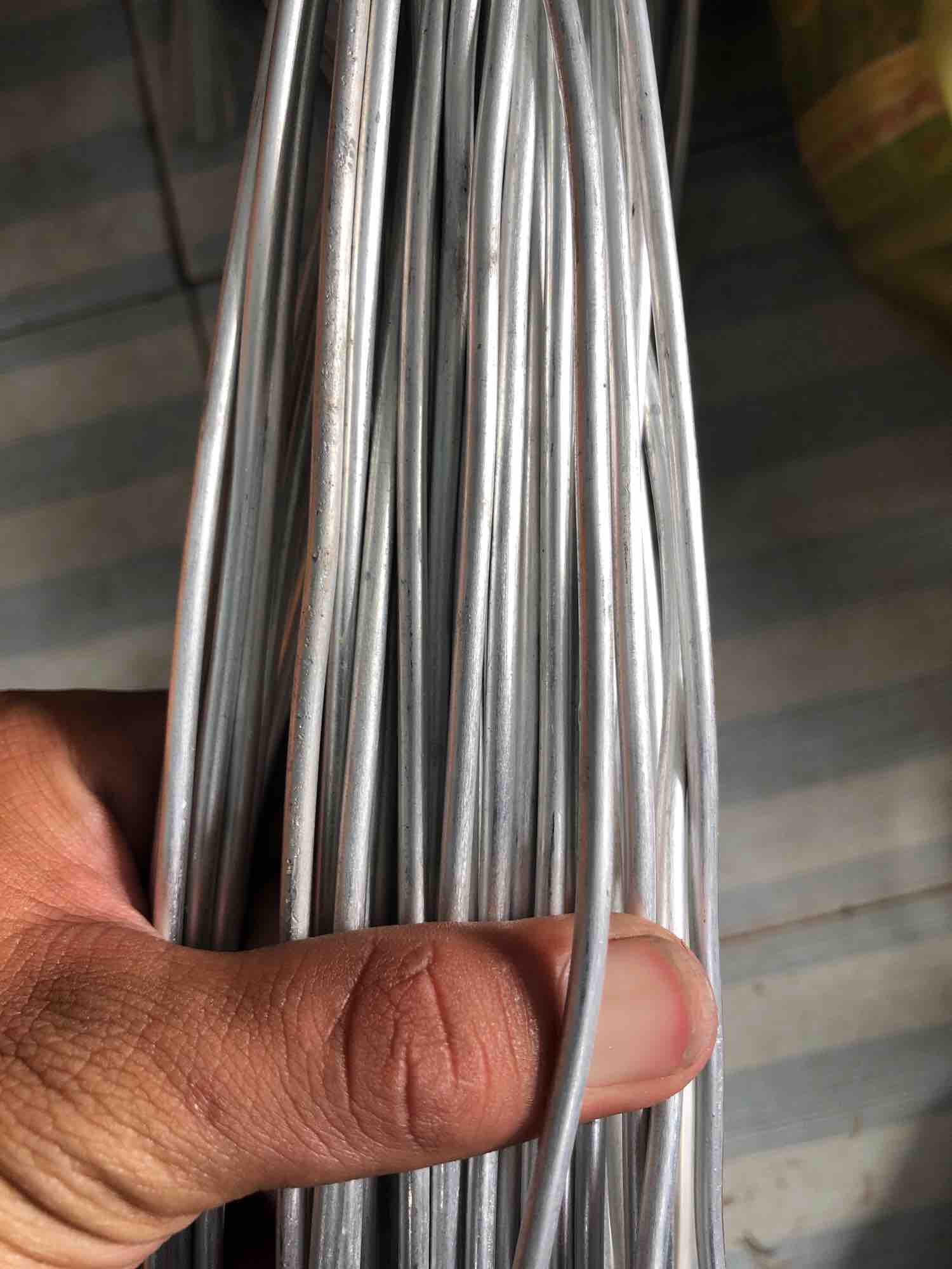 Dây Nhôm uốn cây( 2m dây kích thước 0,35mm)