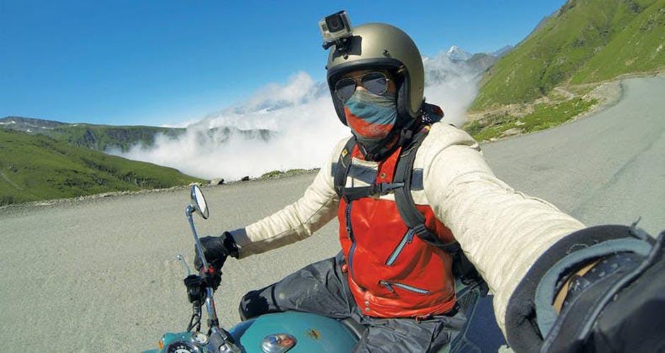 Bộ 4 miếng dán cong + 4 đế nhựa cho action camera