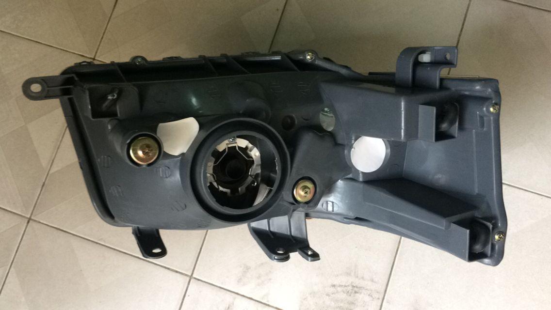 Đèn pha Suzuki APV & Pro 2006-