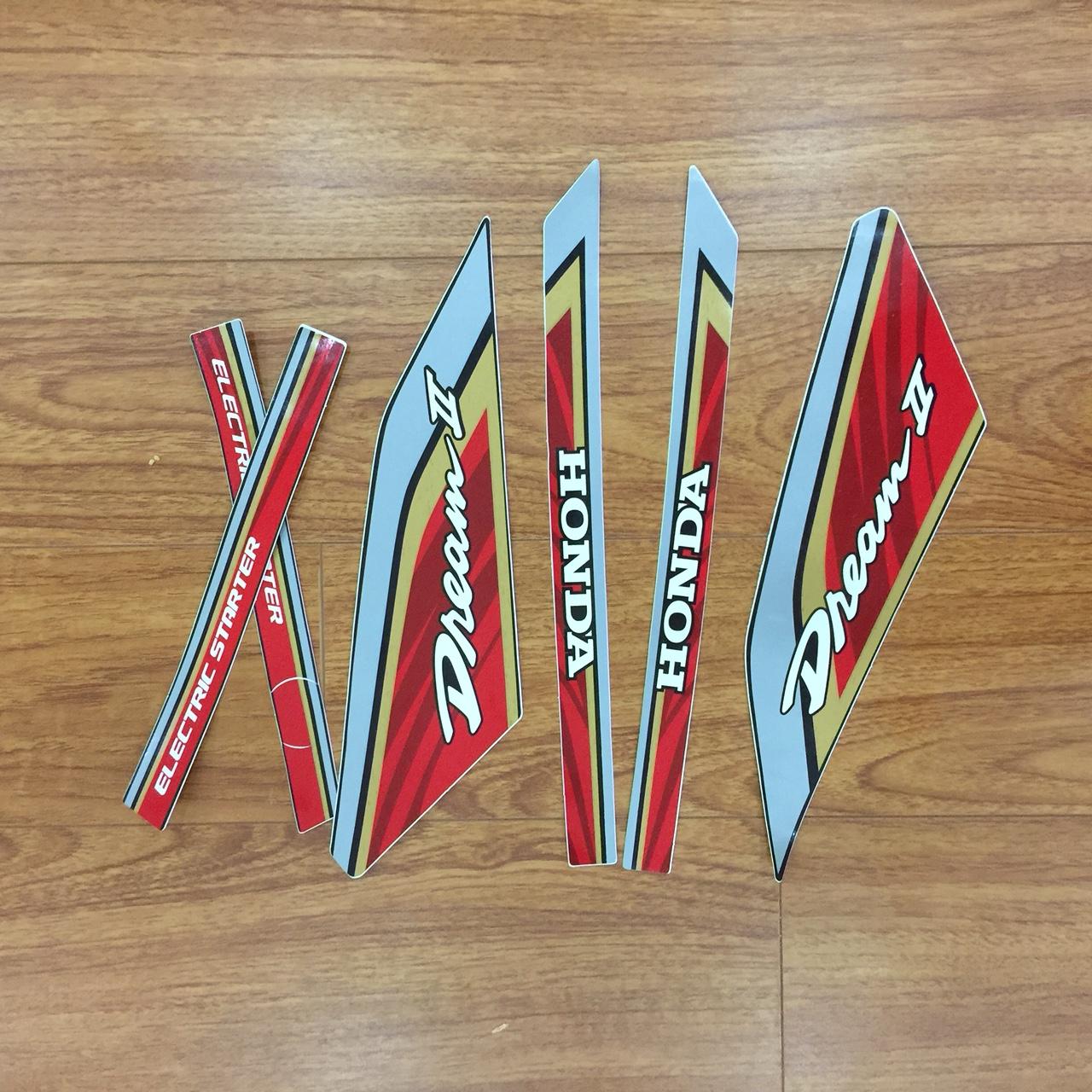 Click nhanh tay - Dán độ xe chất cực kỳ với bộ tem Dream Thái màu đỏ tươi sáng vô cùng M09-30GH