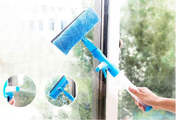 Cây lau kính có bình xịt thông minh