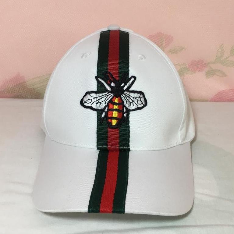 Nón kết con ong độc đáo (Trắng, Đỏ)