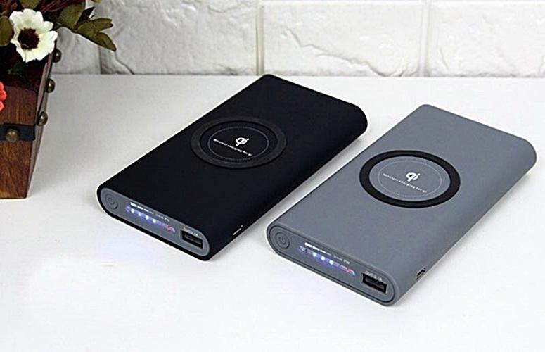 Bộ sạc không dây Qi kiêm pin dự phòng