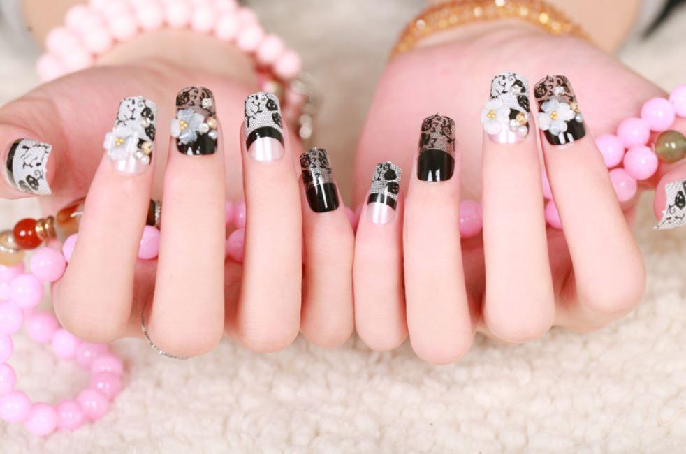 Bộ 24 móng tay giả ren đen đính đá (keo sẵn)