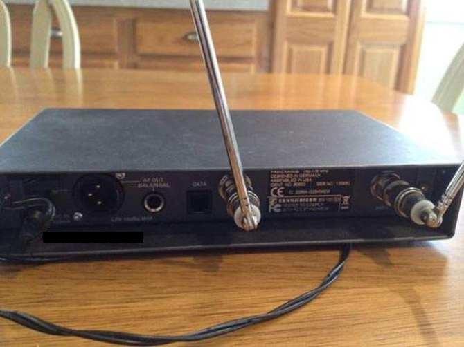 [HCM]Micro cài áo Và đeo tai không dây Sennheiser EW100-G2 (122g2)