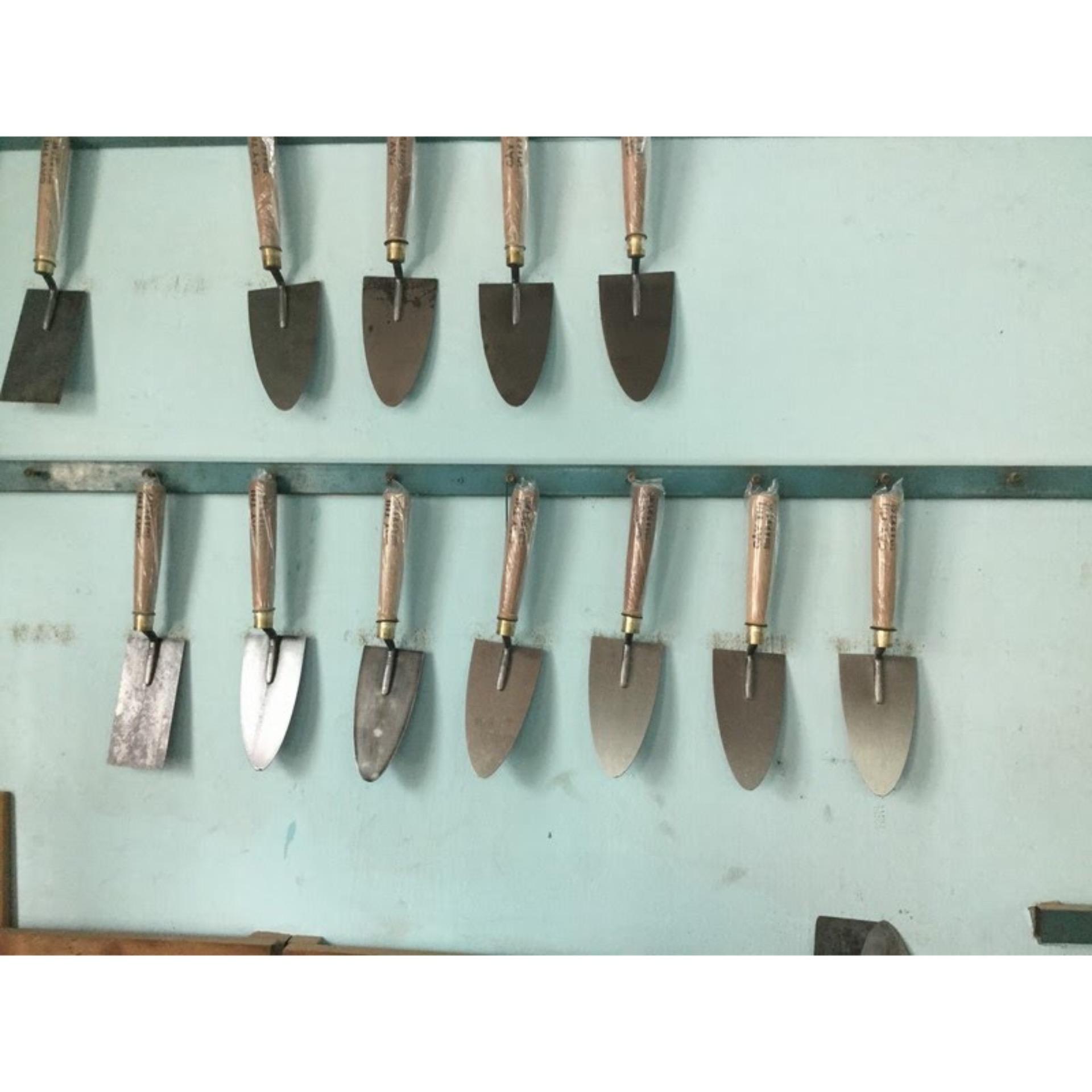 Bay xây dựng cán gỗ Việt Mỹ cỡ nhỏ