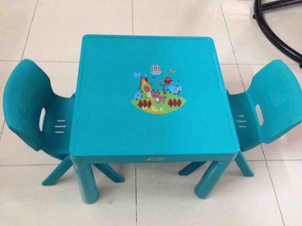 Bàn ghế trẻ em nhựa Việt Nhật - 1 bàn 2 ghế