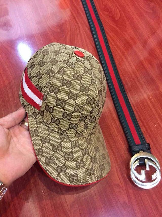 combo 2 sản phẩm dây lưng và Nón kết mũ lưỡi trai kẻ ca rô 2 viền đỏ thời trang phong cách dây đỏ mũ màu xám đậm