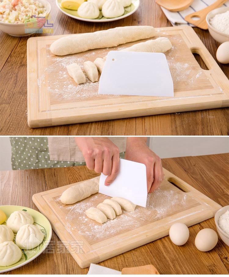 Miếng cắt vét bột nhựa