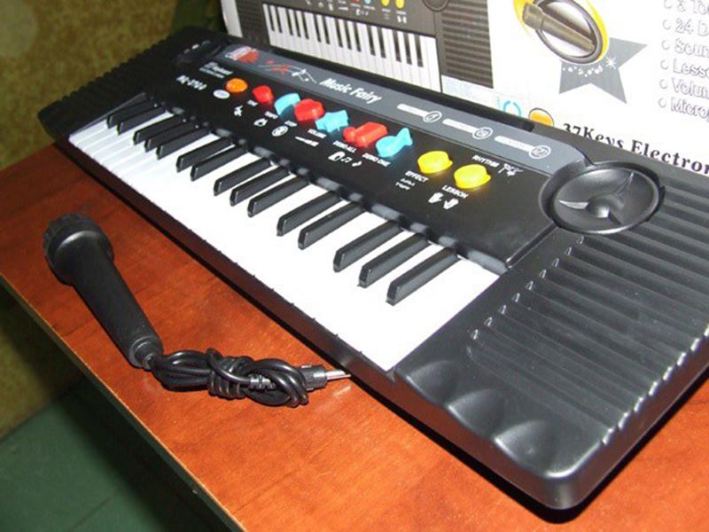 Đồ chơi trẻ em đàn organ có mic cho bé tập hát (Đen)