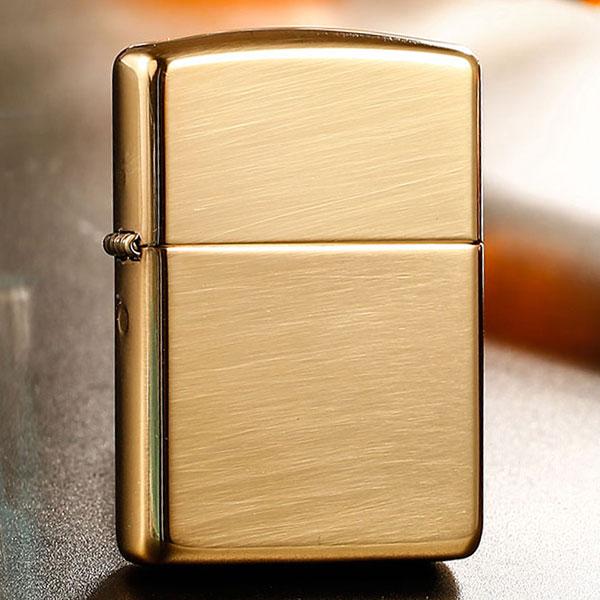 Bật lửa quẹt Zippo vàng đồng trơn bóng