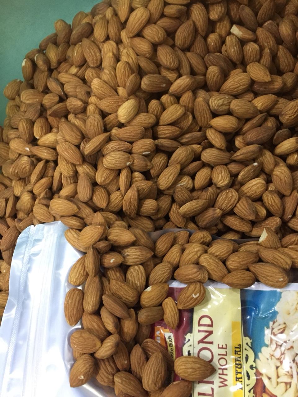 Hạt hạnh nhân Mỹ đã tách vỏ sấy chín 500g