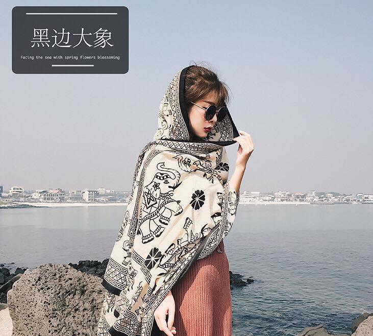 Khăn Thổ Cẩm đi biển