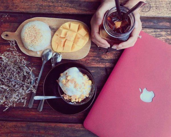 Ốp bảo vệ cho Macbook 13 Air - Đỏ Đô