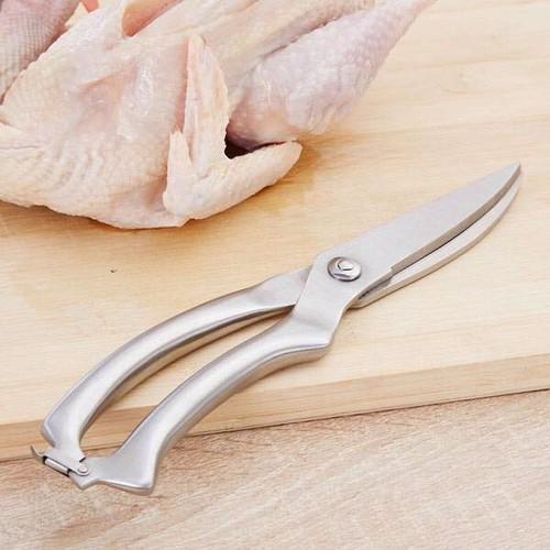 kéo cắt thịt gà
