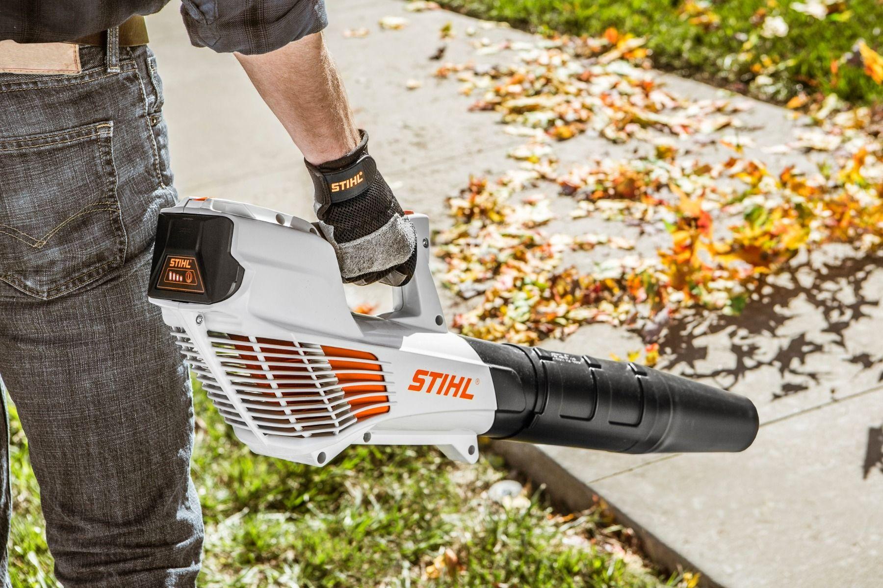 Máy thổi khí thổi lá dùng pin STIHL BGA 56