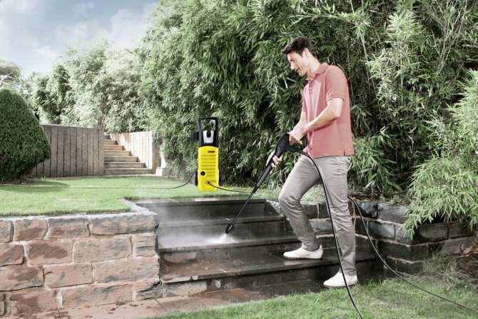 Máy phun rửa áp lực cao Karcher, K 3.450 + Tặng bộ đầu chà và bình xịt