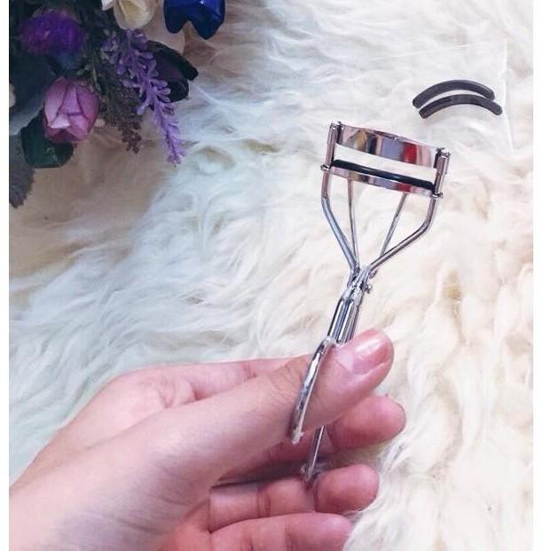 Dụng cụ bấm mi