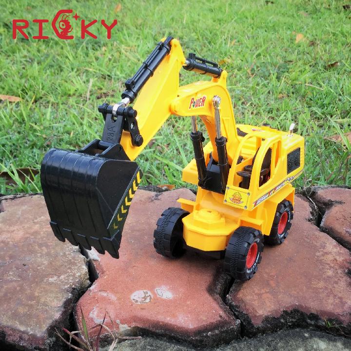 [HCM]Xe Múc pin sạc Điều Khiển Từ Xa -  múc được y như thật