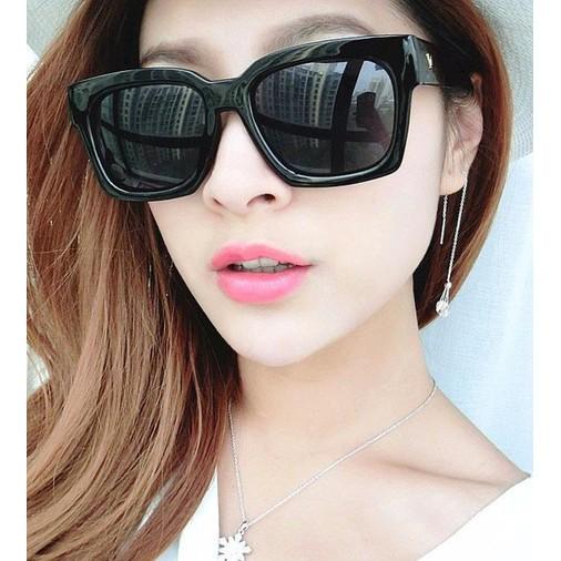 Mắt kính chữ v kiểu dáng Hàn Quốc