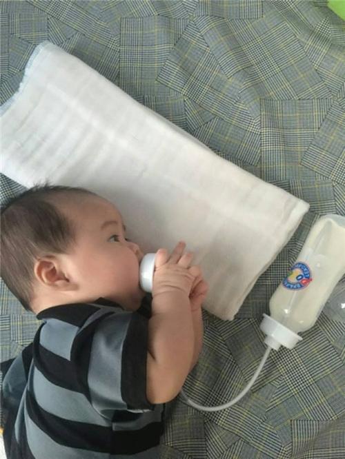 Bình sữa rảnh tay Lil Jumbl Mỹ 300ml