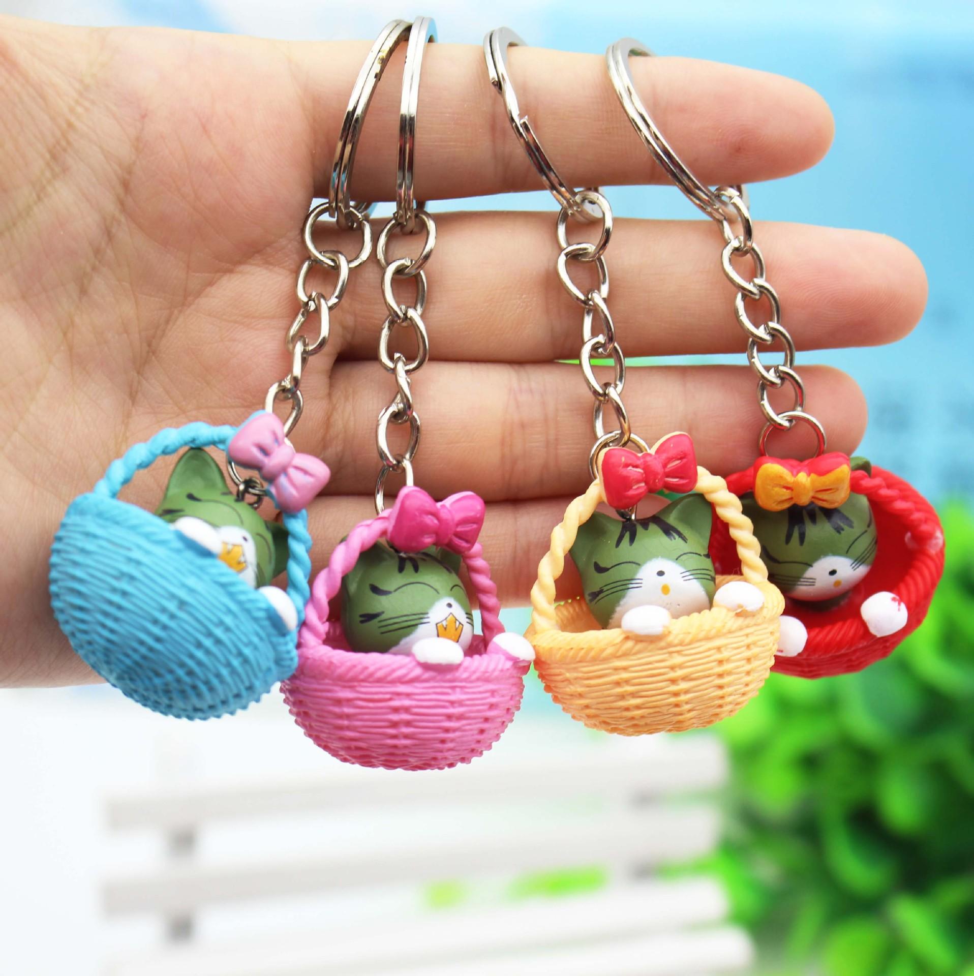 Móc khóa mèo giỏ dễ thương