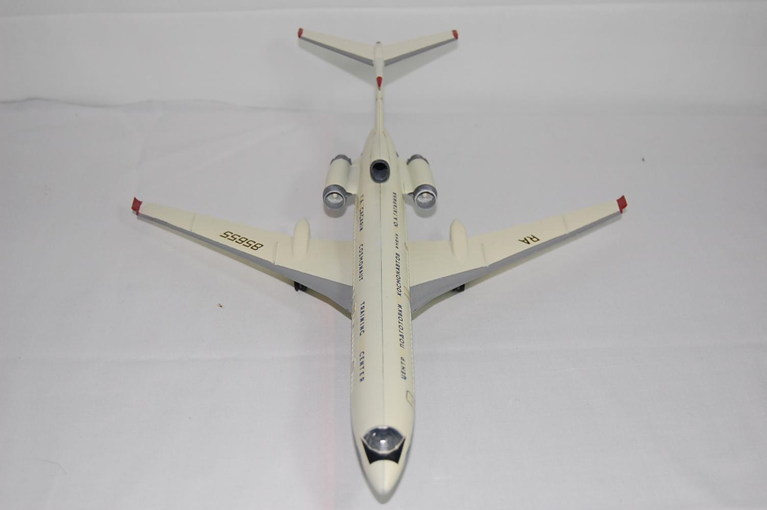 Mô hình máy bay TU-154 tỉ lệ 1/144