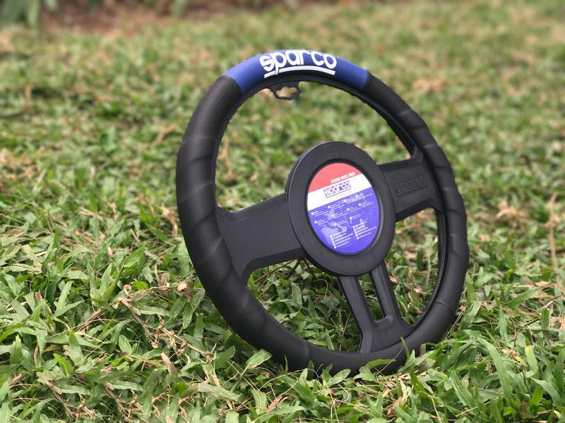 Bọc vô lăng sparco 1115BL