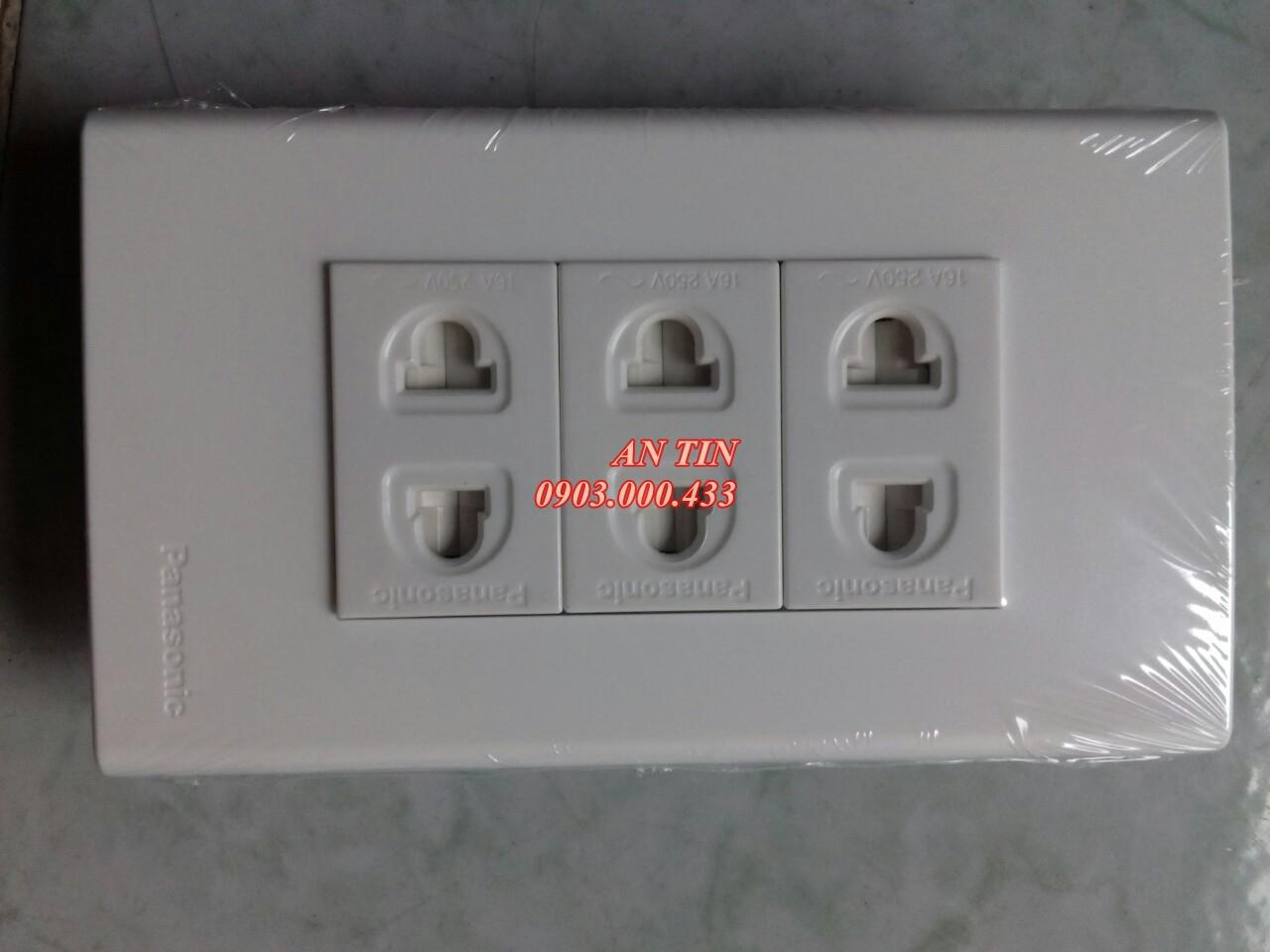 [HCM]Mặt 3  ổ cấm Panasonic( WEV 1081SW)