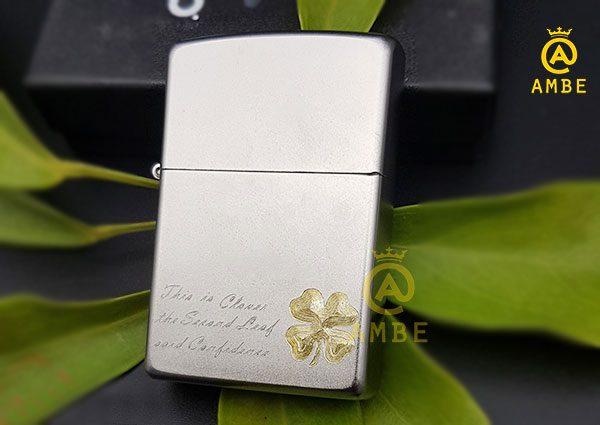 Bật lửa Zippo Satin cỏ 4 lá may mắn Z190