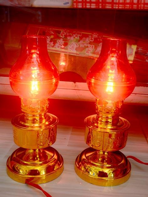 Cặp Đèn dầu đỏ cắm điện bóng cà na cao 20cm-Có video sản phẩm
