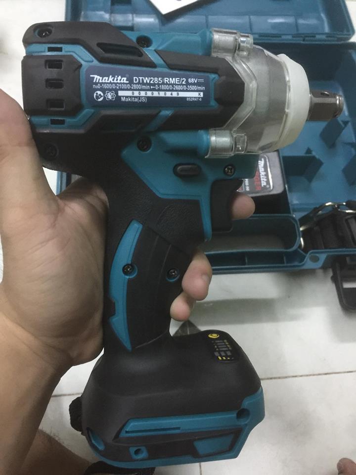 MÁY SIẾT BULONG MAKITA DÙNG PIN 68V (Hàng Mới Không Chổi Than)