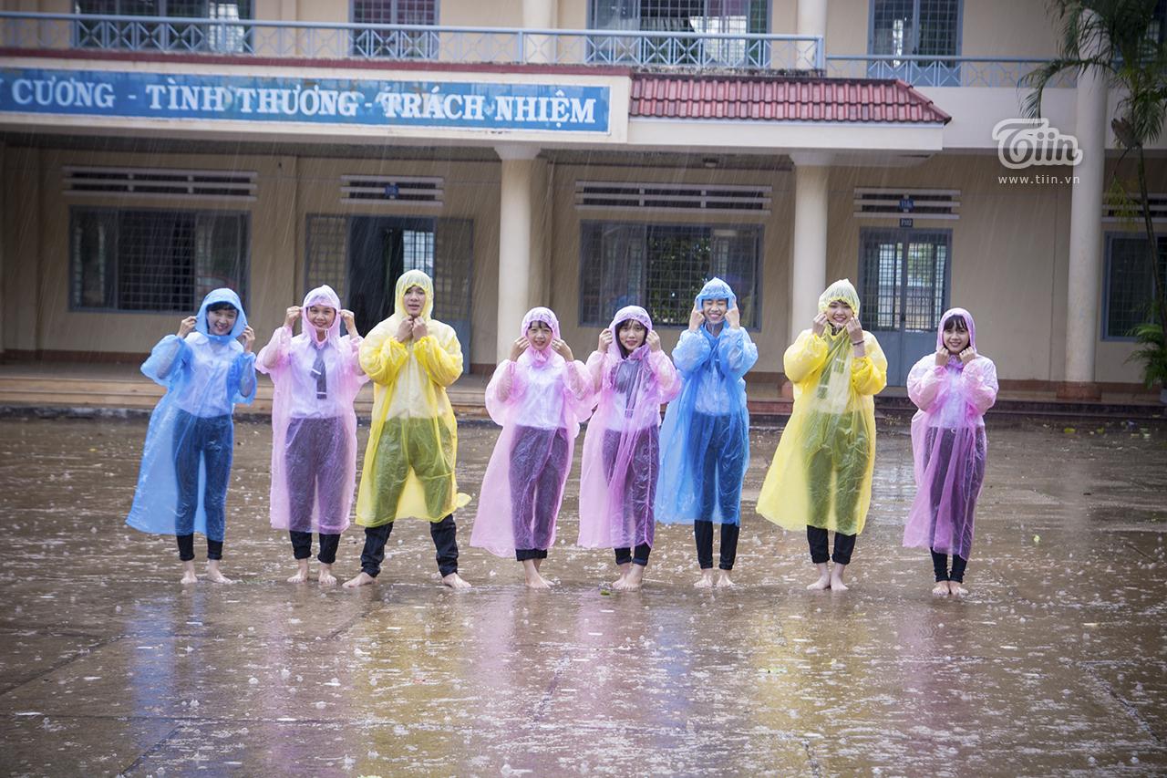 10 chiếc áo mưa mỏng  gọn nhẹ 