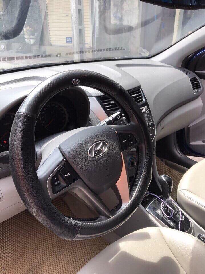 [Hỗ trợ lắp đặt khách Hà Nội] Bọc vô lăng carbon Hyundai