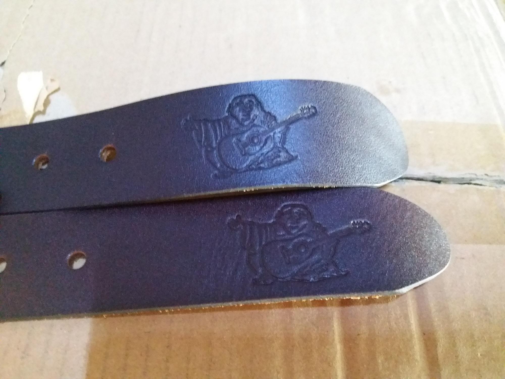 Thắt lưng ông địa TRUE RELIGION trắng