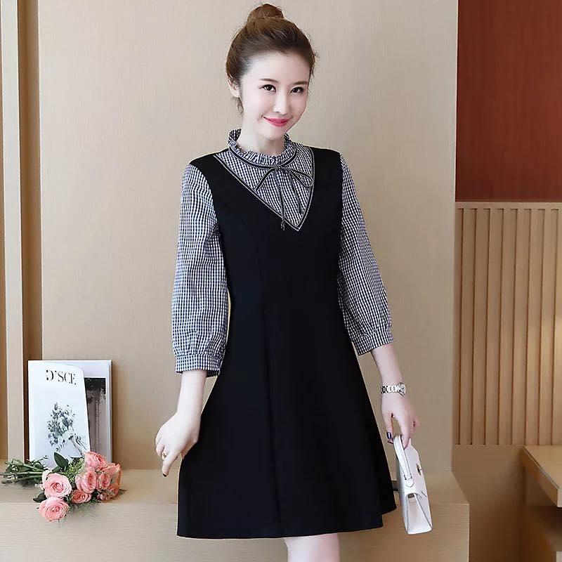 Váy Bầu Đen Phối Kẻ Đen Cổ Tàu