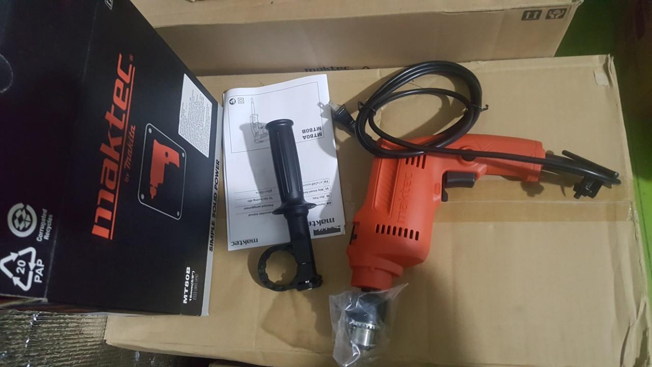 Máy khoan búa Maktec MT80B 500W