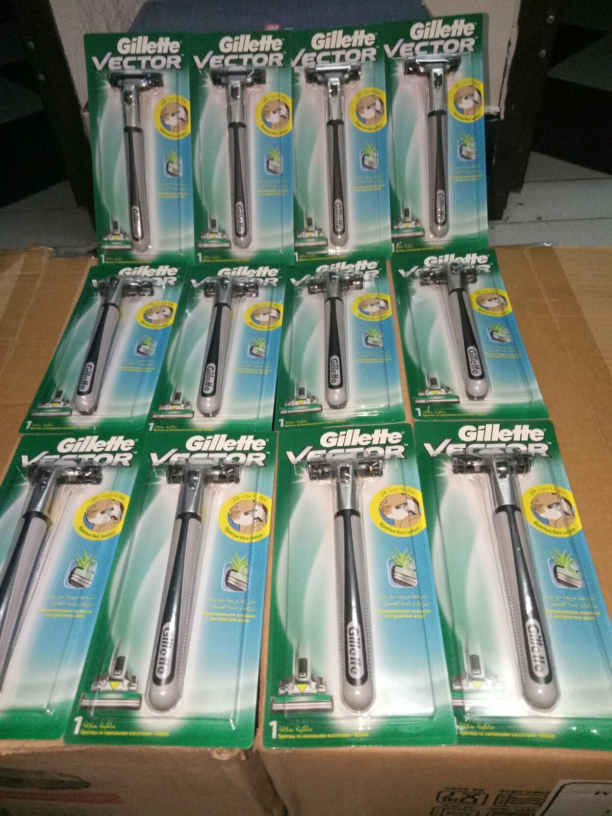 (GIÁ HỦY DIỆT) 12 dao cạo râu Gillette Vector 2 lưỡi kép