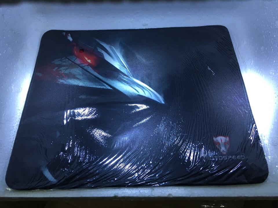 Mousepad hình game motospeed