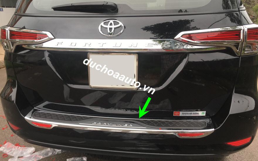 Chống trầy cốp miếng ngoài Fortuner 2018-2022