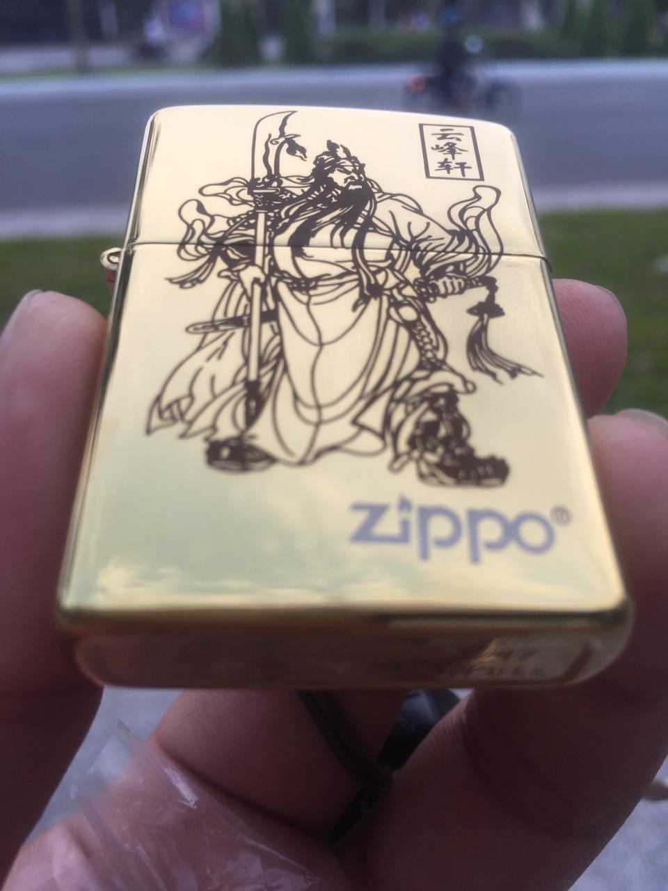 Zippo USA Khắc laze Quang Công