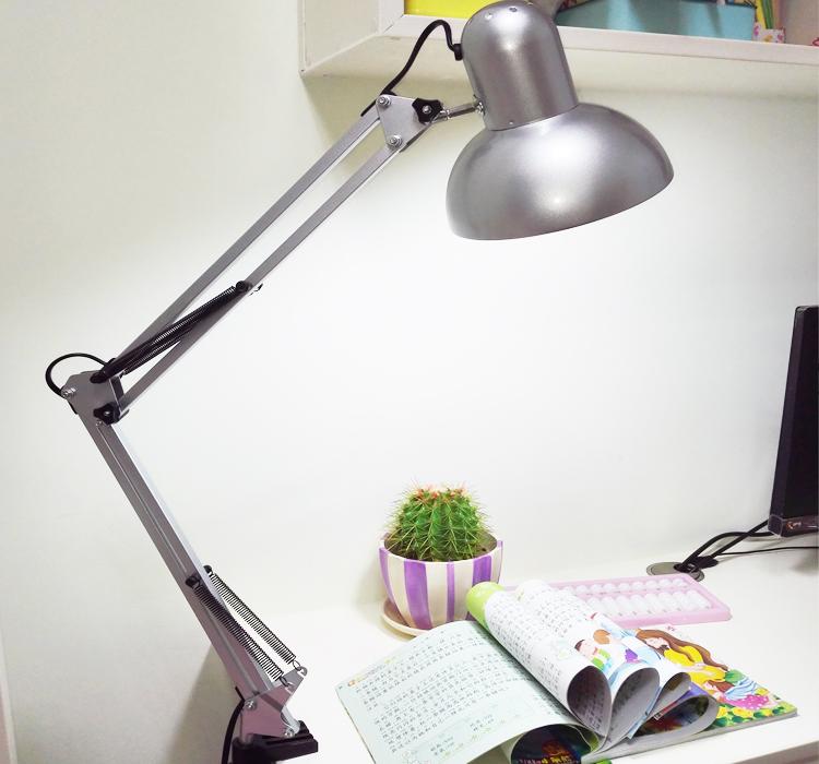 Desk lamp