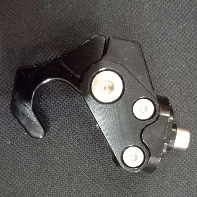 Móc treo đồ xe máy RIZOMA Màu Đen trang trí xe chất G103